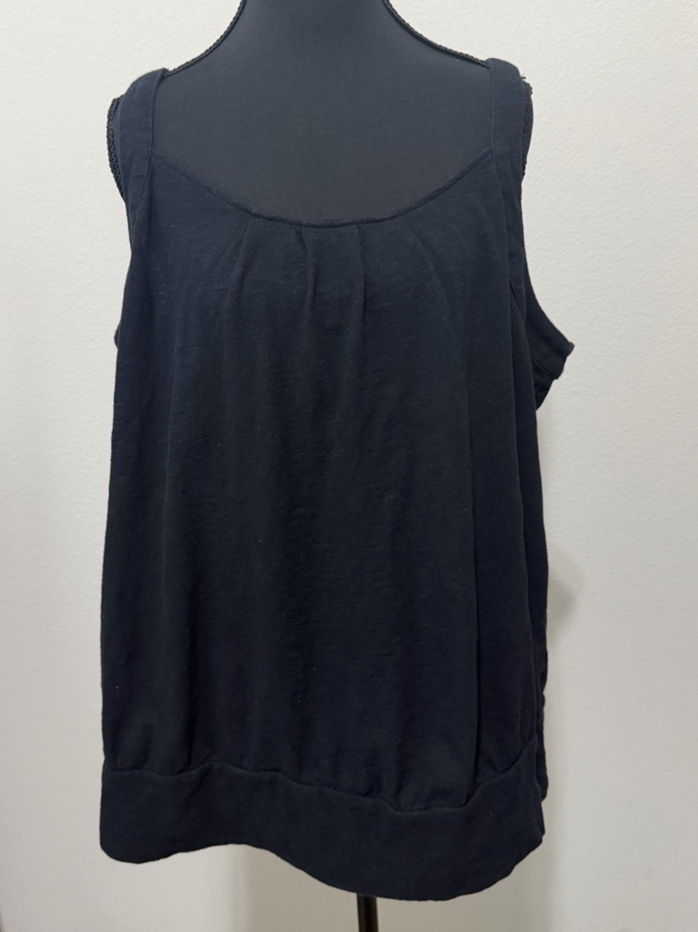 Lane Bryant Black Sleeveless Scoop Neck Tank